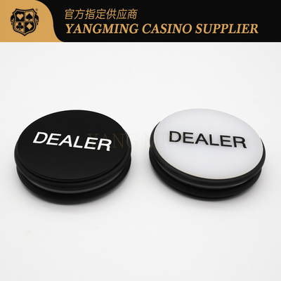 kaufen Texas Hold sie doppelseitige gravierende runde Händler-Karten-Chips Poker Table Size Pressing-Stück-Schwarzweiss-Positionierung Online-Herstellung