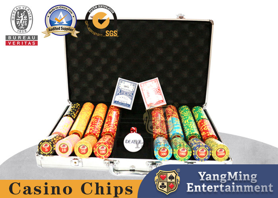 Neues besonders angefertigt 600 Stücken des Verein-Chips Texas Poker Table Game Chips stellte Aluminiumlegierungs-Kasten ein